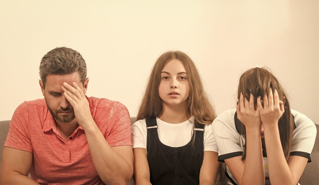 7 Signs Your Kids Are Manipulating You And Its Working