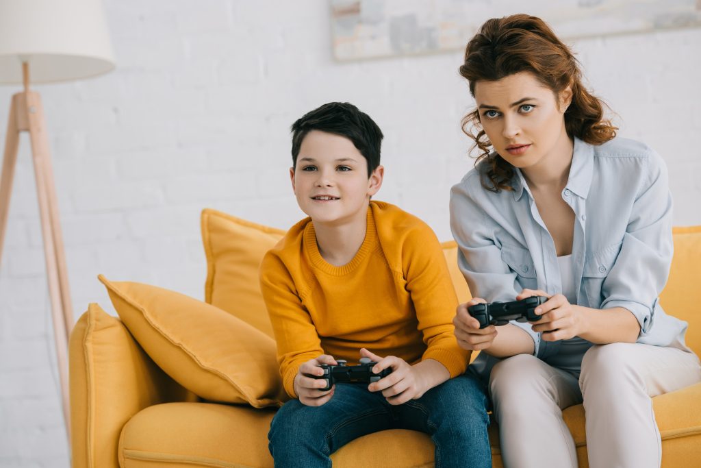 8 Reasons Your Kids Should Be Playing Video Games
