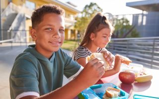 8 Reasons Your Kids Prefer School Lunches to What You Pack