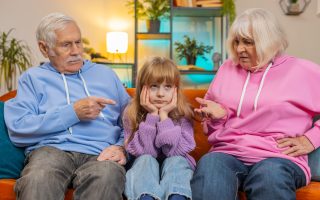 6 Things Toxic Grandparents Do Without Even Realizing It