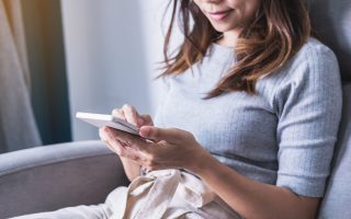 5 Silent Red Flags That a Babysitter Isnt Trustworthy