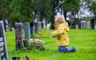 What Toddlers Understand About Death And What They Dont