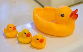 9 Ways to Make Bath Time More Fun