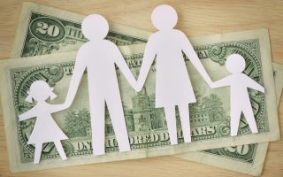 5 Expenses That Parents Need to Abandon For The Sake of Their Kids