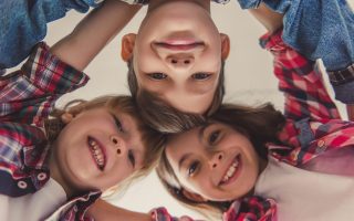 7 Signs Your Child Has a Healthy Friendship and 3 Red Flags to Watch