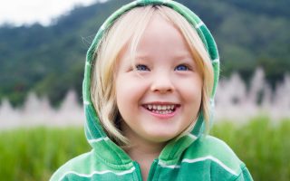 8 Tiny Phrases That Build Big Confidence in Kids