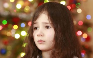 8 Emotional Red Flags in Kids That Show Up During the Holidays