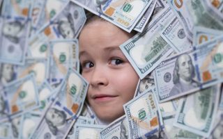 8 Financial Decisions Parents Make That Kids Remember Forever