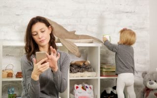 6 Babysitter Habits That Can Actually Cause Long-Term Damage