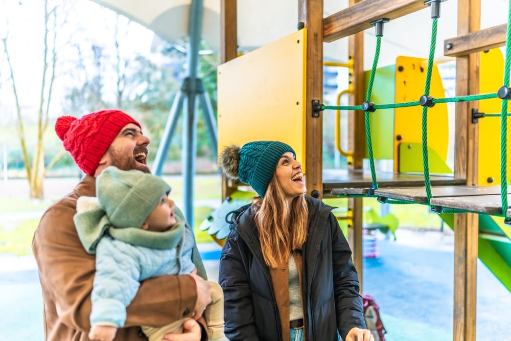 How to Turn Snowy Park Trips Into Free Family Bonding Moments