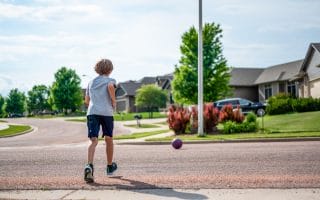 These Are 8 Once-Normal ’70s Kids Hobbies That Helicopter Parenting Quietly Killed
