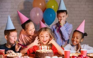 These Are 5 Birthday Party Traditions From the 90s That Saved Parents a Fortune
